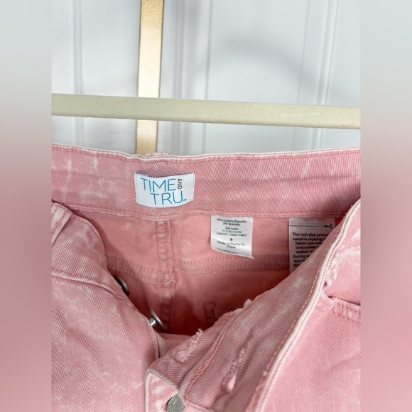 Women's High Rise Waist Straight Crop Jeans, size 6, Pink Button Up Fly - Picture 3 of 5